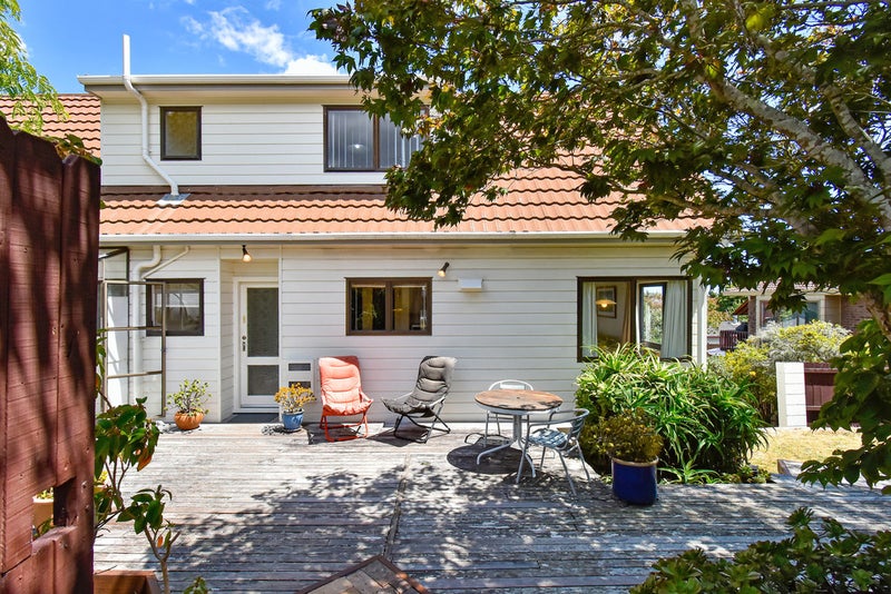 2 Paulownia Place, Totara Heights, Auckland - Carousel 1