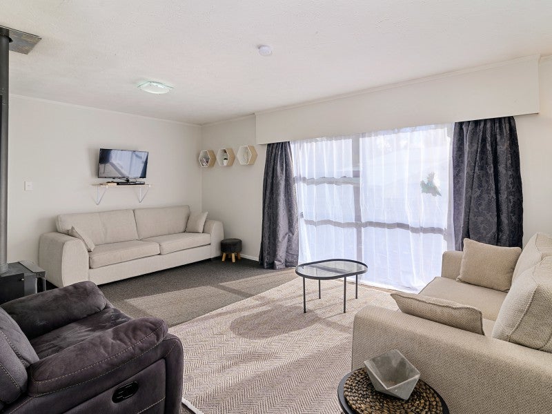 12 Cherrywood Place, Western Heights, Rotorua - Carousel 1