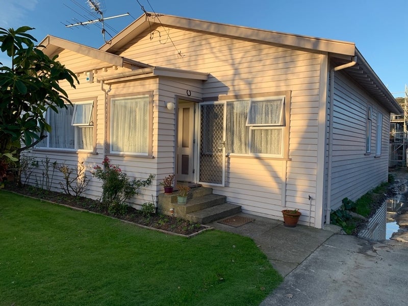 6 Cressy Street, Waterloo, Lower Hutt - Carousel 1