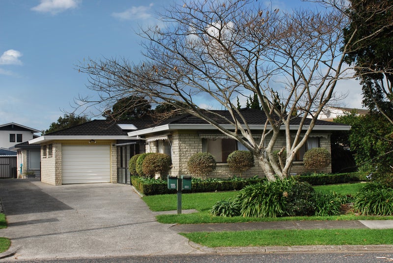 1/39 Vivian Wilson Drive, Eastern Beach, Auckland - Carousel 1