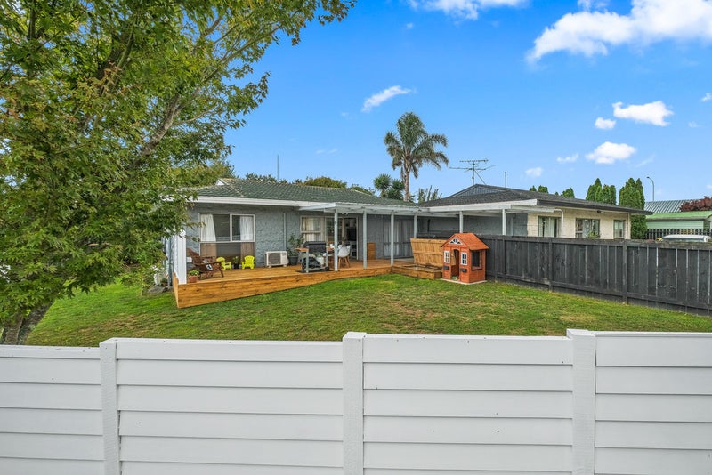 2/3 BEAUMARIS WAY, Conifer Grove, Takanini - Carousel 18