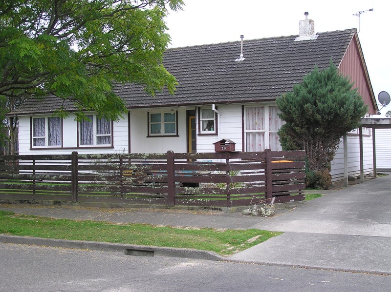 29 Ellesmere Crescent, Highbury, Palmerston North - Carousel 1
