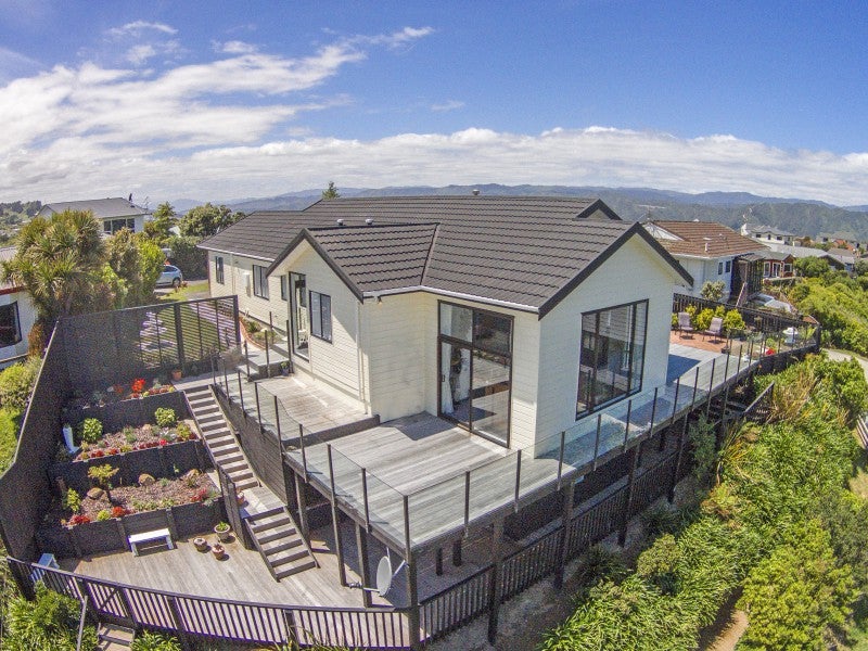 12 Lemonwood Grove, Maungaraki, Lower Hutt - Carousel 1