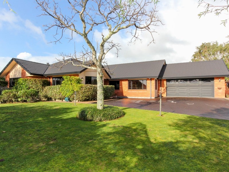 35 Shelter Grove, Frankleigh Park, New Plymouth - Carousel 1