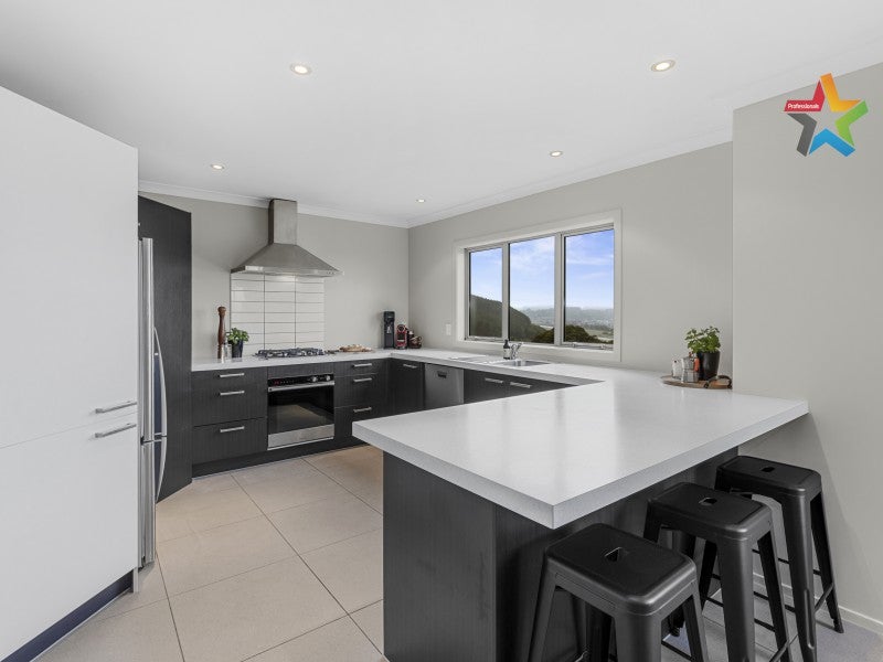 10 Swain Grove, Riverstone Terraces, Upper Hutt - Carousel 2