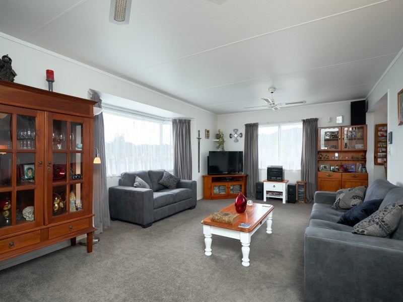 26 Whiting Crescent, Greenmeadows, Napier - Carousel 2
