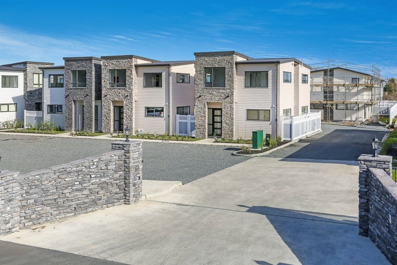 1/7 WASTNEY RD, Alfriston, Ardmore - Carousel 1