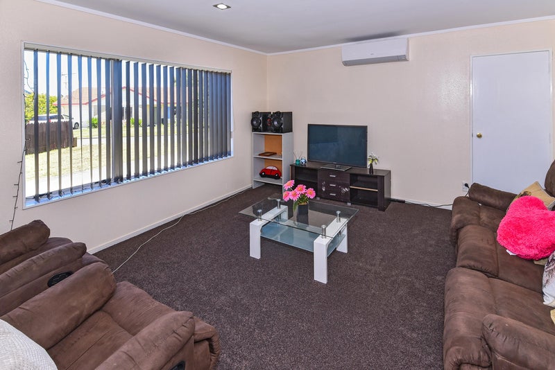 11 Horlicks Place, Randwick Park, Auckland - Carousel 2