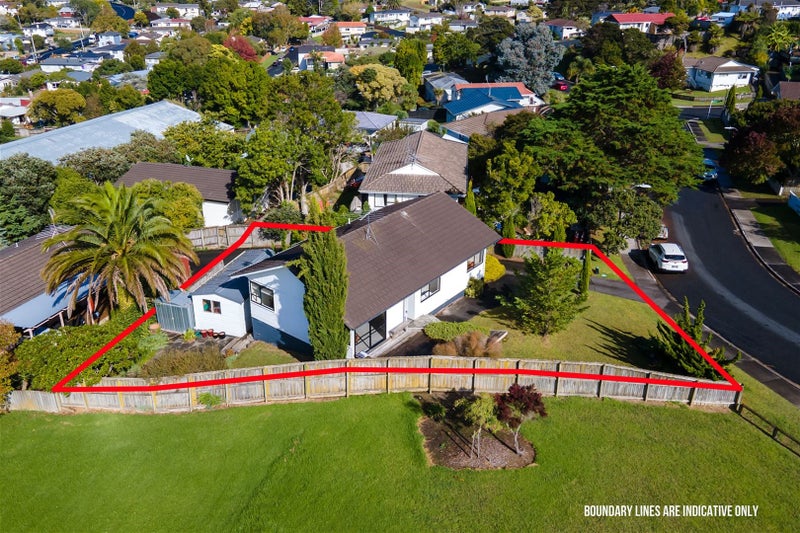 1/11 Leiden Place, Tōtara Vale, Auckland - Carousel 1