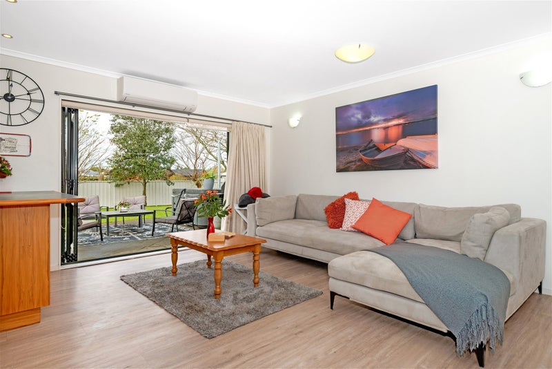 8 Claire Place, Lytton West, Gisborne - Carousel 2