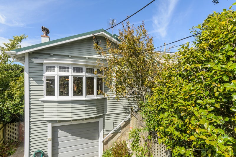 9 Norfolk Street, Northland, Wellington - Carousel 1