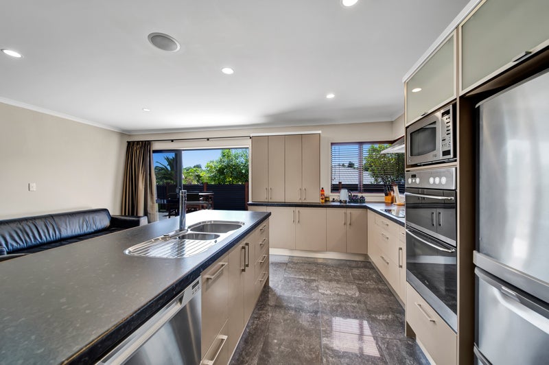 9 Cherry Lane, Hurdon, New Plymouth - Carousel 2