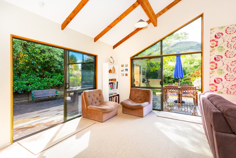 6 Hay'S Rise, Lyttelton - Carousel 22