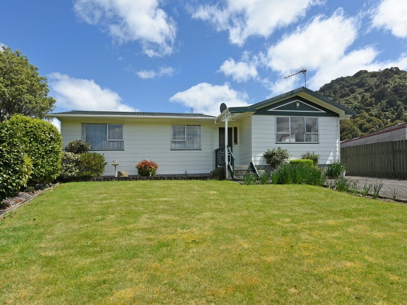 3 Larchmont Grove, Totara Park, Upper Hutt - Carousel 1