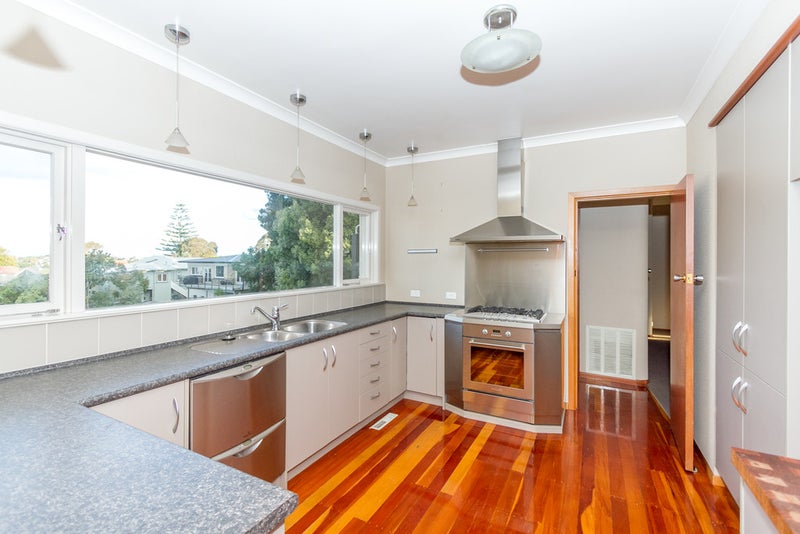 77 Forest Lake Road, Forest Lake, Hamilton - Carousel 2