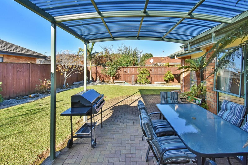 33 Sandwick Drive, Weymouth, Auckland - Carousel 1