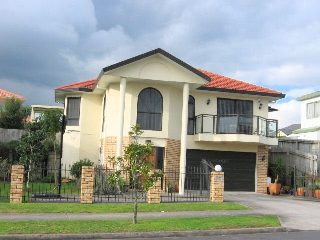 9 Pelargonium Terrace, Goodwood Heights, Auckland - Carousel 1