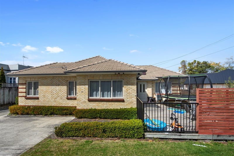 111 Maeroa Road, Maeroa, Hamilton - Carousel 1