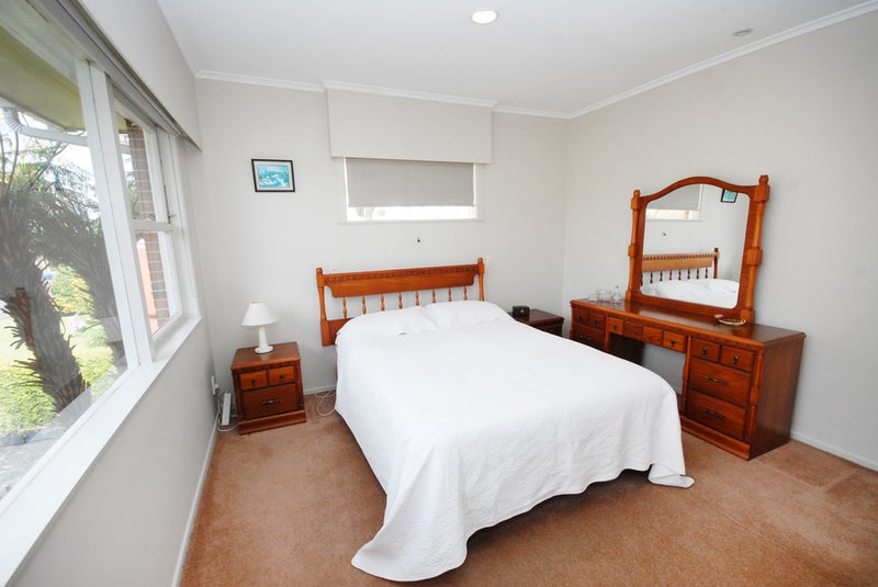 1/56 Sunnynook Road, Sunnynook, Auckland - Carousel 13