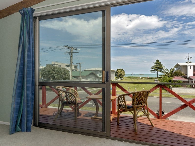 11 Salisbury Road, Awapuni, Gisborne - Carousel 1