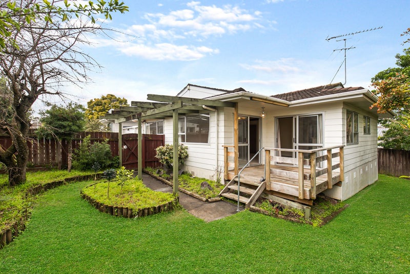 2/3 Tyndrum Place, Highland Park, Auckland - Carousel 1