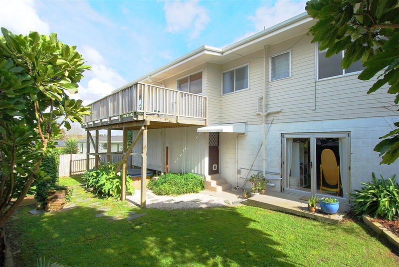 2/30 Thatcher Street, Mission Bay, Auckland - Carousel 2