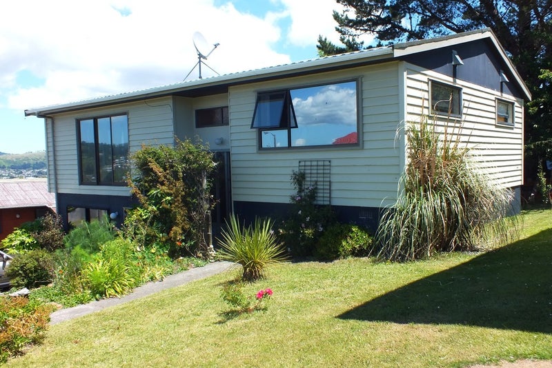 25 Sombrero View, Ascot Park, Porirua - Carousel 1