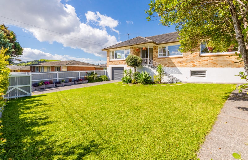 5 Playfair Road, Mount Roskill, Auckland - Carousel 1