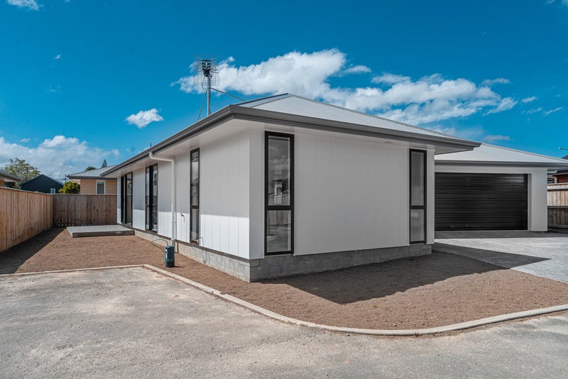 6 Tarata Grove, Lansdowne, Masterton - Carousel 1