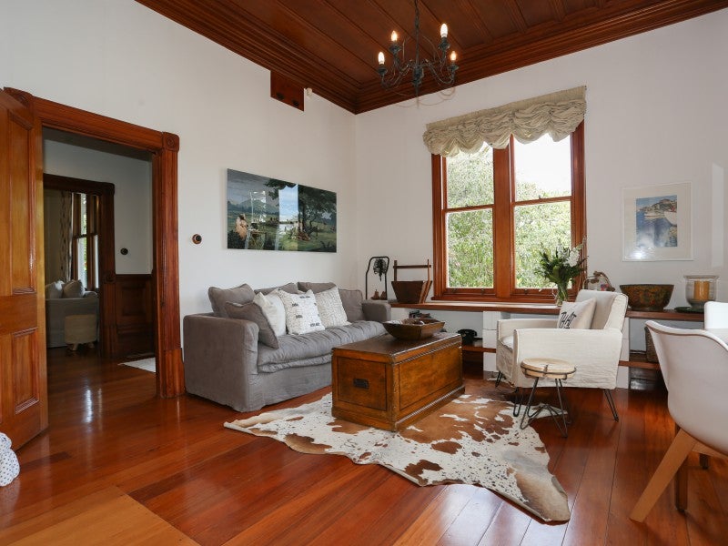 12 Cameron Road, Bluff Hill, Napier - Carousel 2