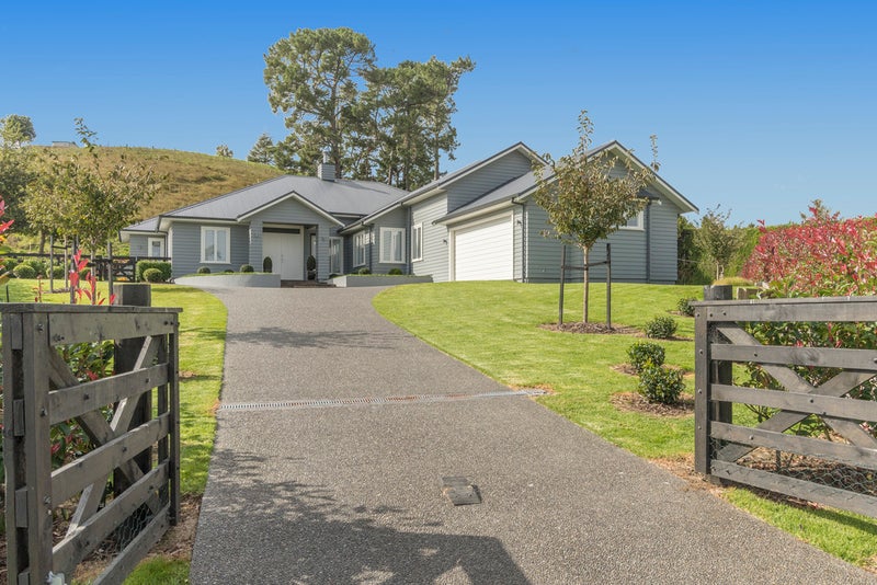 136 PHILLIPS DRIVE, Tauranga - Carousel 1