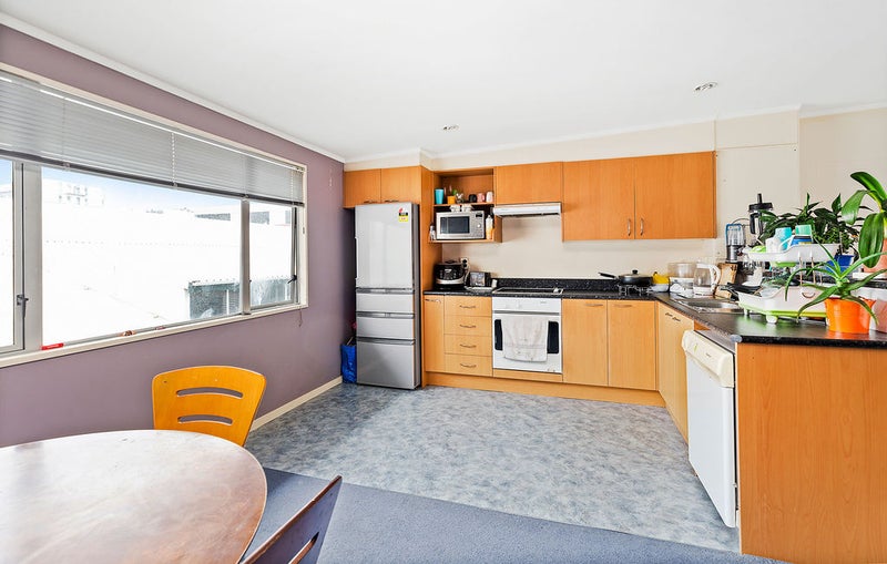 1/3 Kelvin Grove, Te Aro, Wellington - Carousel 2