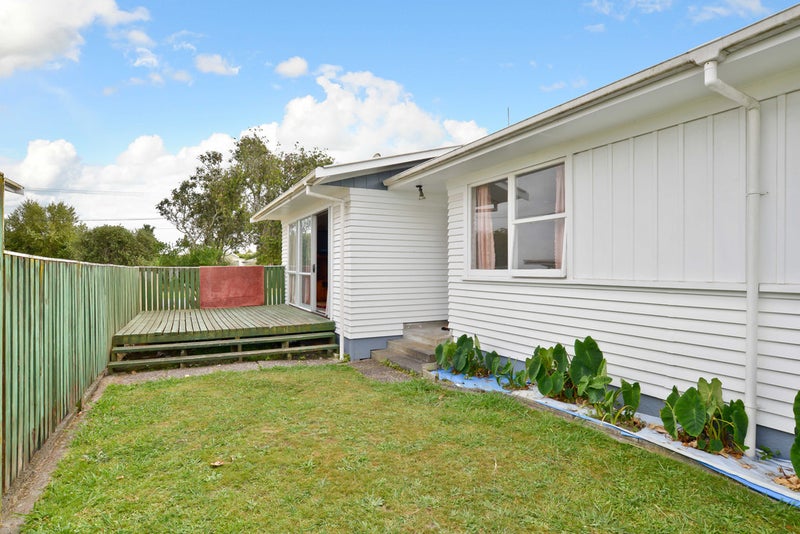 33 Yvonne Street, Melville, Hamilton - Carousel 2