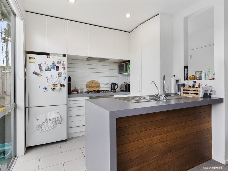 4/122 Miramar Avenue, Miramar, Wellington - Carousel 2