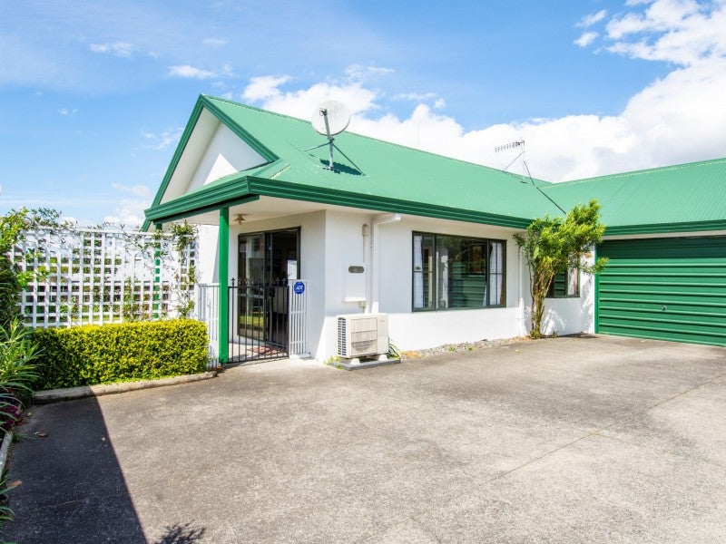 1B London Place, Judea, Tauranga - Carousel 1