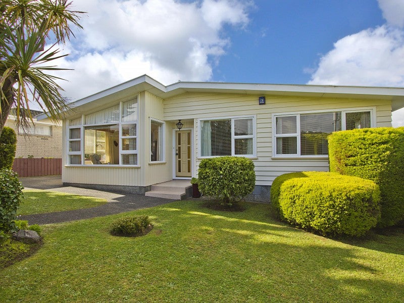 166 Dowse Drive, Maungaraki, Lower Hutt - Carousel 1