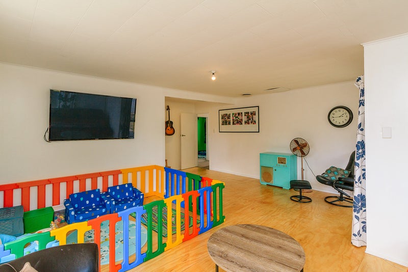 2/33 Parenga Street, Wainuiomata, Lower Hutt - Carousel 1