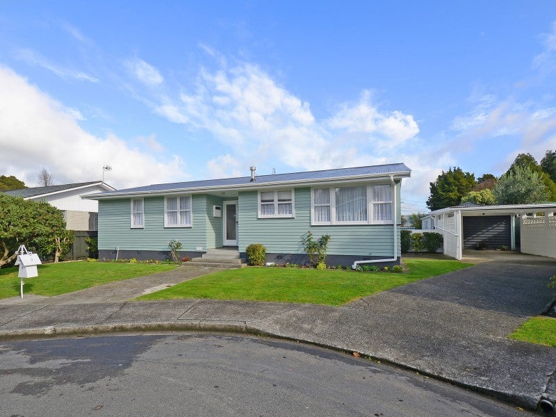 6 Flavia Grove, Clouston Park, Upper Hutt - Carousel 1