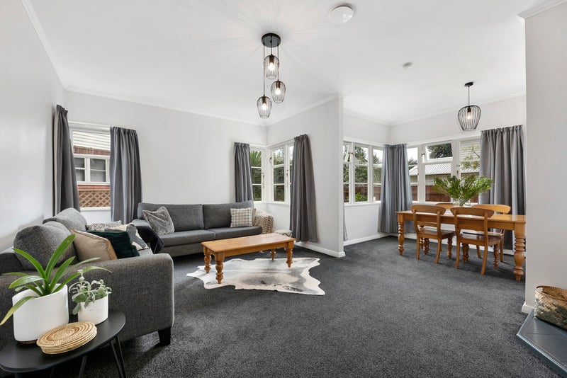 45 Thornycroft avenue, EPUNI, LOWER HUTT - Carousel 2