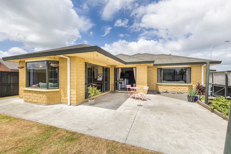 145 Schnell Drive, Kelvin Grove, Palmerston North - Carousel 1