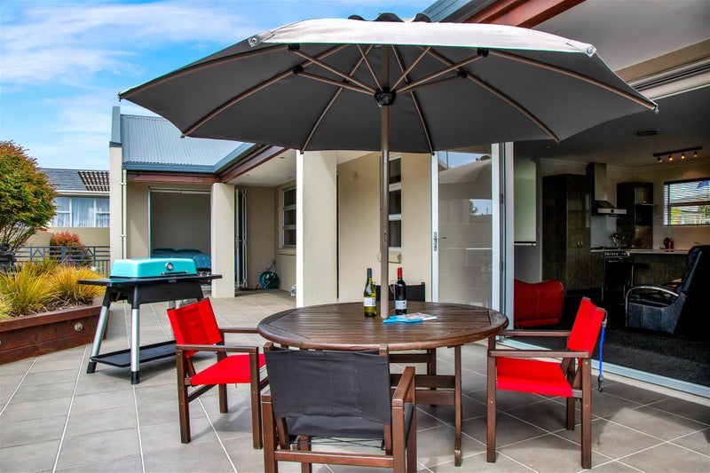 15 Mangorei Road, Strandon, New Plymouth - Carousel 35