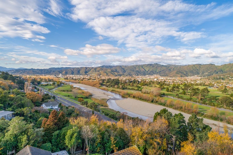 12 WAIRERE RD, BELMONT, LOWER HUTT - Carousel 2