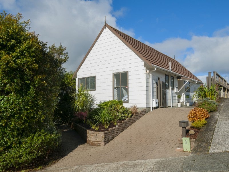 1 Renoir Avenue, Belmont, Lower Hutt - Carousel 19