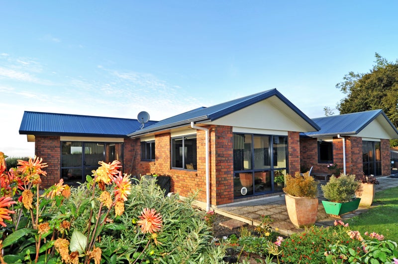 1 Kereru Close, Halfway Bush, Dunedin - Carousel 1