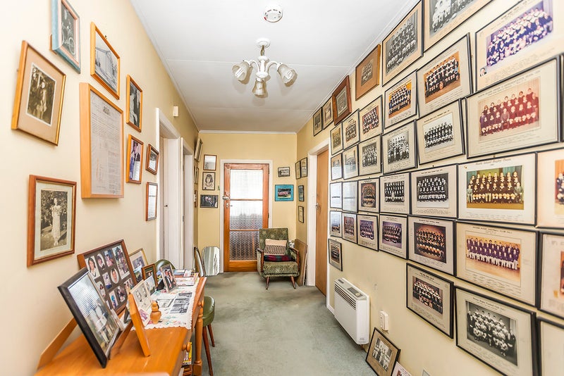 143 The Esplanade, Petone, Lower Hutt - Carousel 26