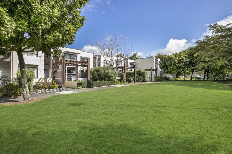 14 Figaro Crescent, Takanini, Auckland - Carousel 14
