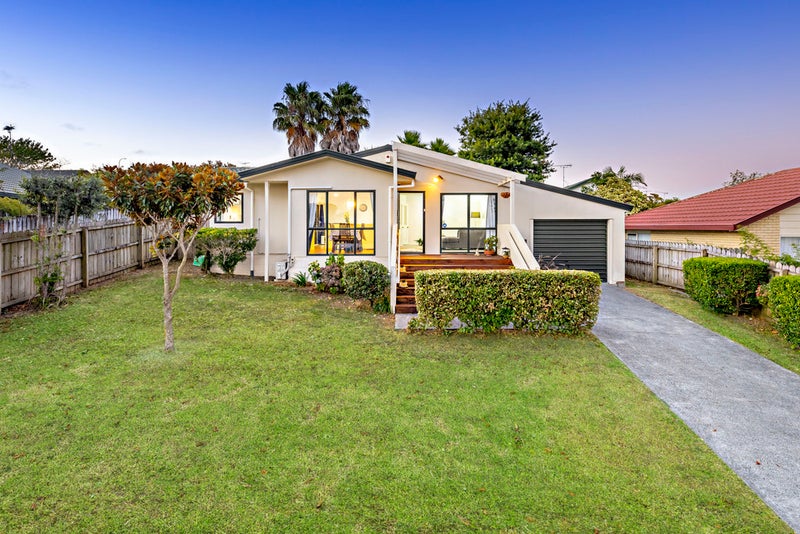 16 Skelton Avenue, Randwick Park, Auckland - Carousel 1