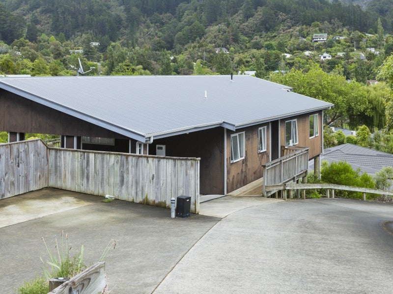 33 Forest Road, Pinehaven, Upper Hutt - Carousel 2