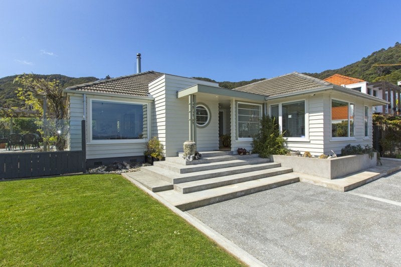 228 Marine Drive, Lowry Bay, Lower Hutt - Carousel 2
