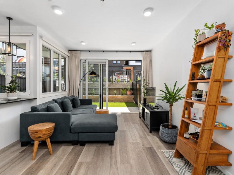 1/22 Bullendale Drive, Arthurs Point, Queenstown - Carousel 1